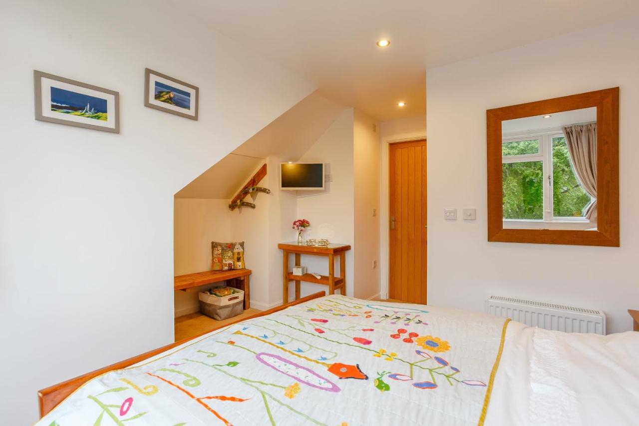 Urquhart Bay B&B ดรัมนาดรอคิท ภายนอก รูปภาพ